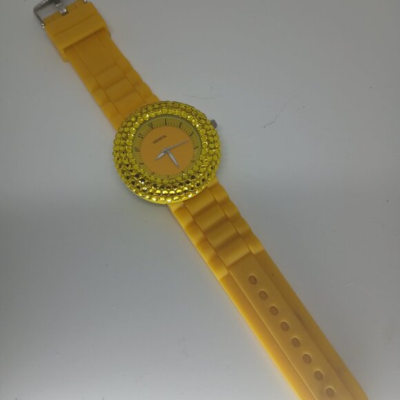 Geneva Yellow Resin band watch. - Picture 3 of 3